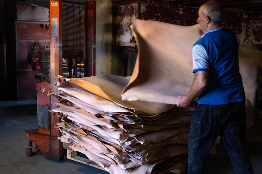 اسید سولفوریک در صنعت چرم و دباغی